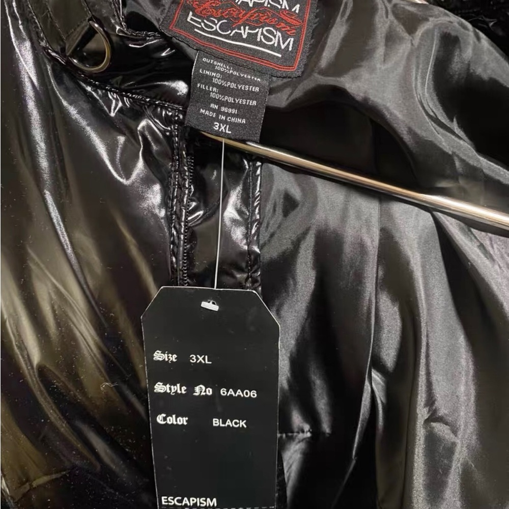 Sleek Black Lightweight Jacket - image 2